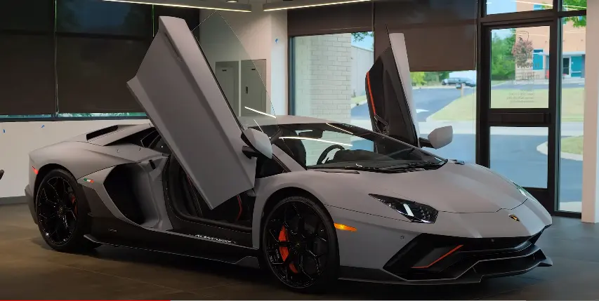 How much does it cost to fill up a Lamborghini